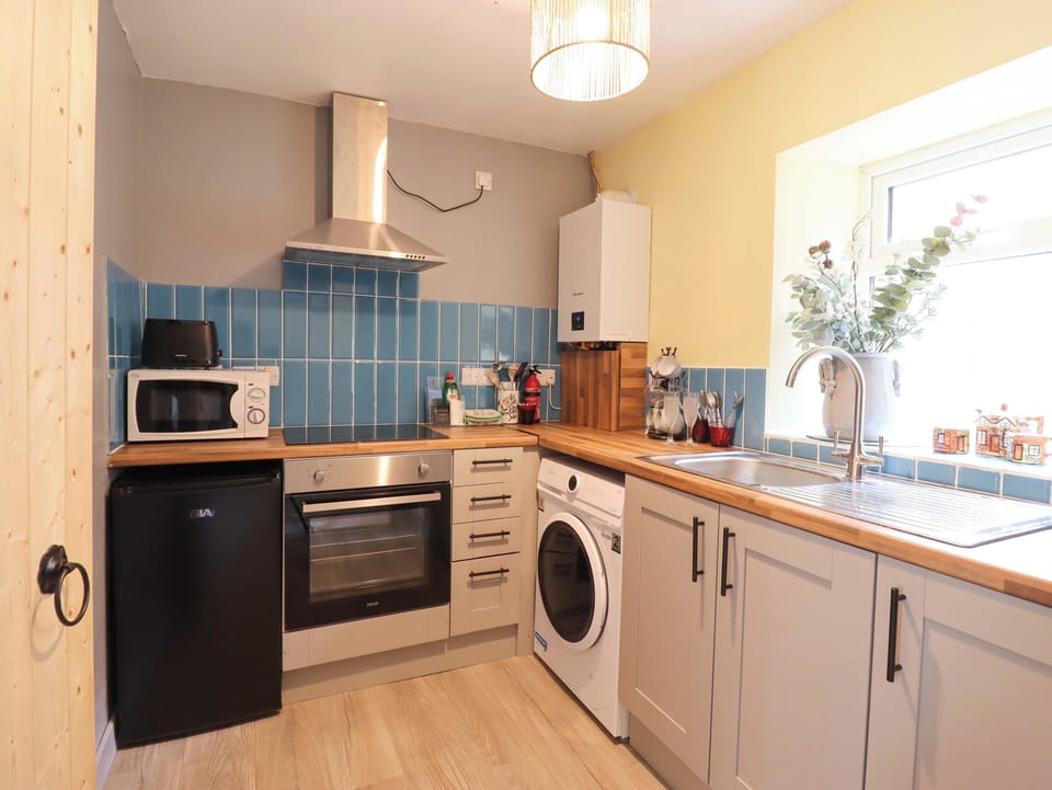 Cottage | Private kitchen | Cookware/dishes/utensils