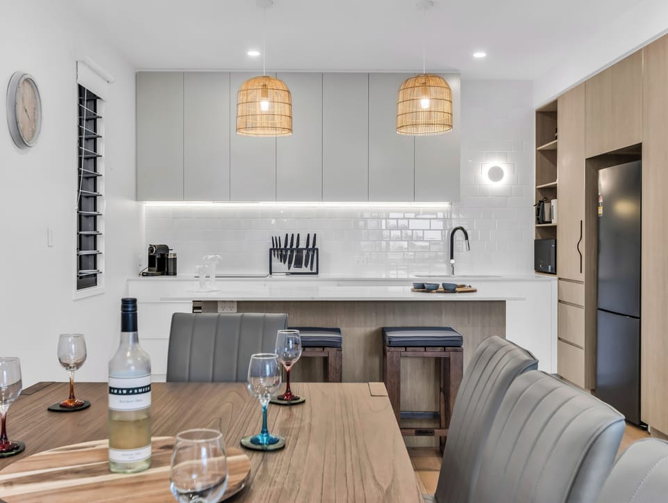 House | In-room dining