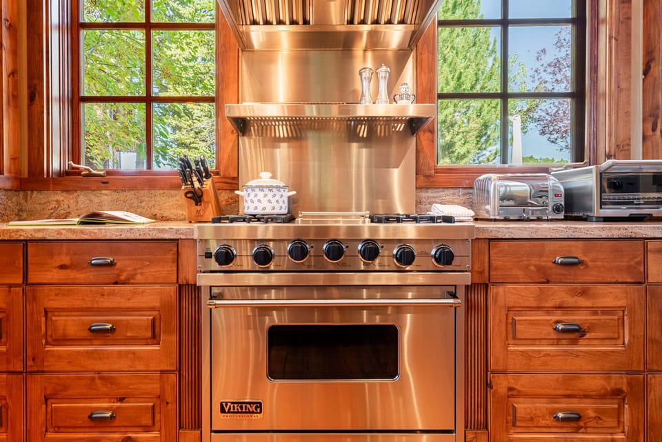 Gas Viking Range/Ovens