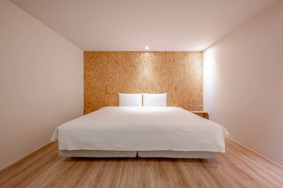Double Bed | Down comforters, blackout drapes, iron/ironing board, free WiFi