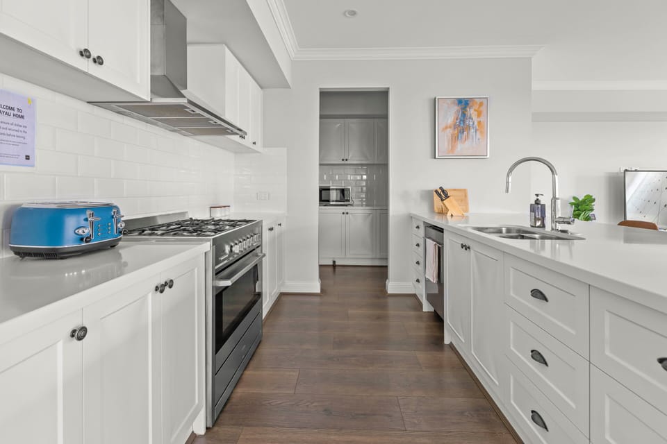 Deluxe Townhome, Garden View | Private kitchen