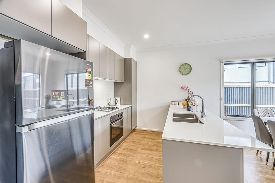 Deluxe Townhome, Garden View | Private kitchen