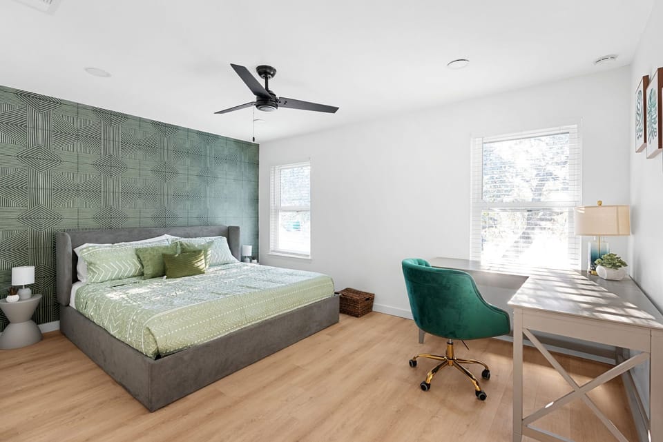 Iron/ironing board, WiFi (free)