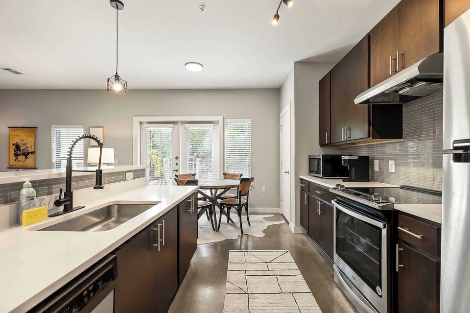 Full Kitchen