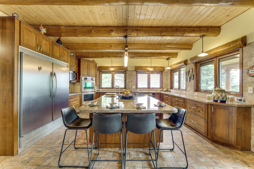 Kitchen | Cooking Basics | Main Level