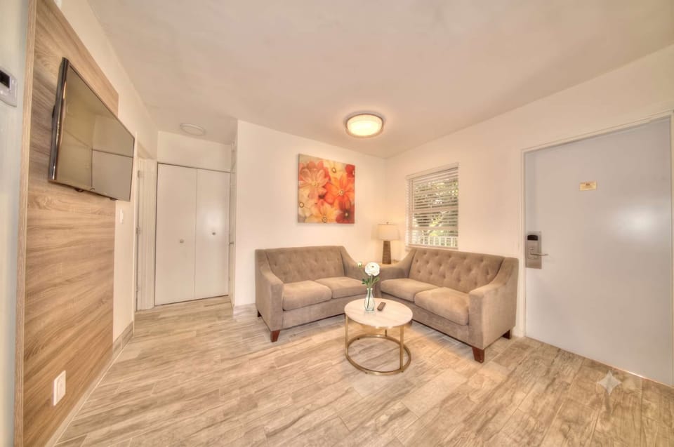 2 Bedroom
