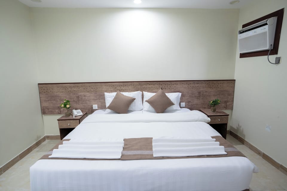 Double Room | Minibar, blackout drapes, soundproofing, iron/ironing board (on request)