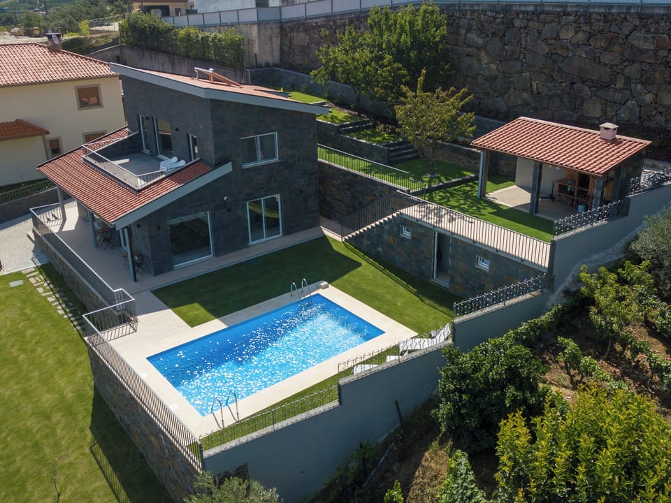 Overview of the property's unique features: a blend of traditional and modern. 
