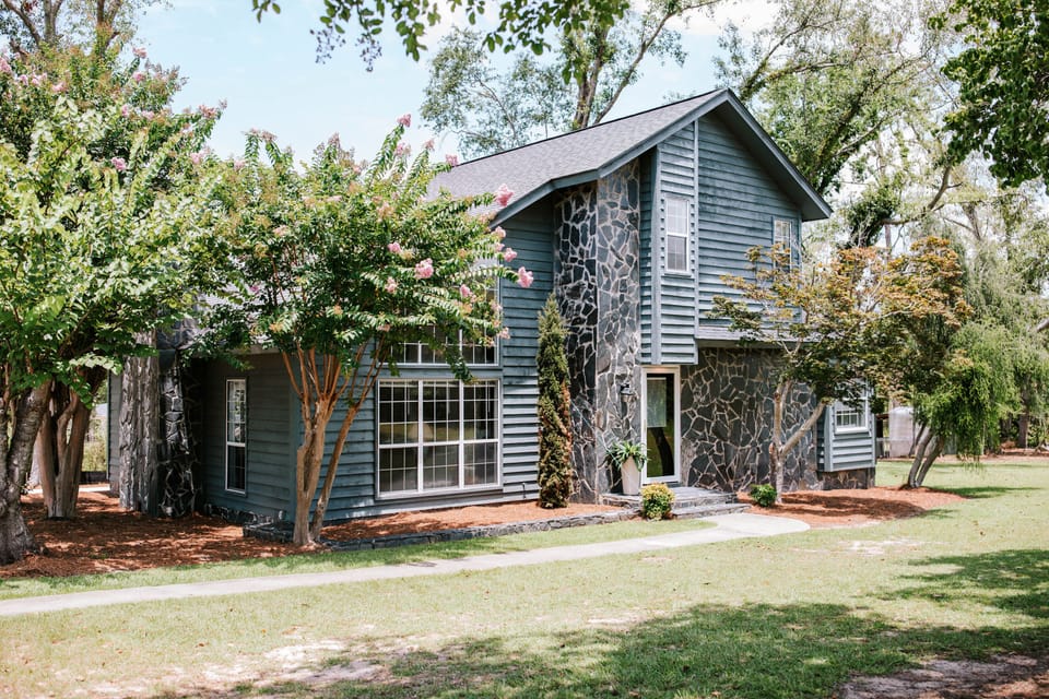 Welcome to your peaceful escape in the heart of Vidalia, GA. Where tall trees, cozy vibes, and fresh air are always in season!