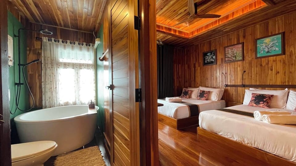 Quadruple Room, River View | Bathroom | Separate tub and shower, towels