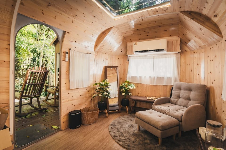 Caravan | Rollaway beds, free WiFi, bed sheets