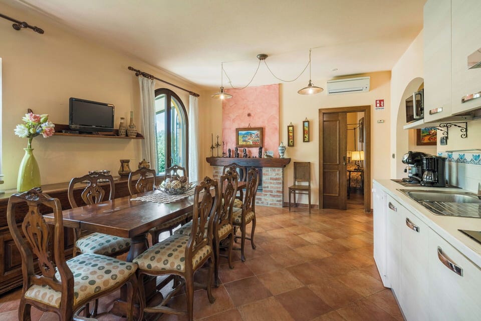 Autumn, Dining Room, Spring, Summer