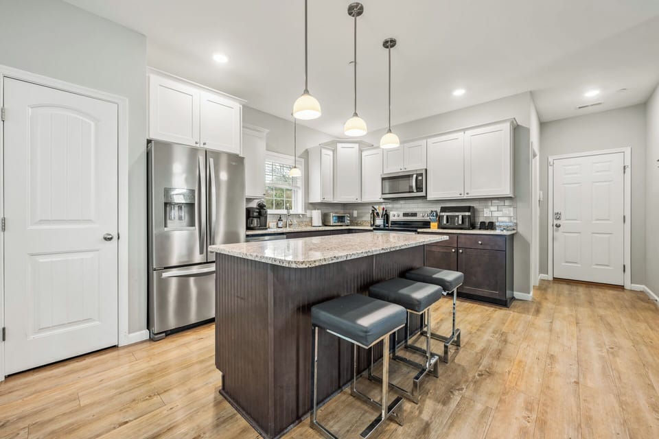 First Level Full Kitchen