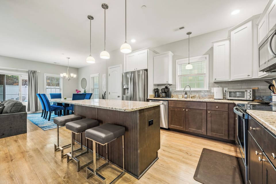 First Level Full Kitchen