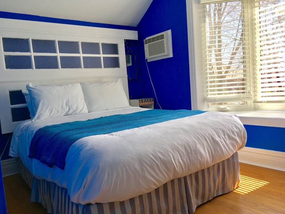 Sun, Moon & Stars Suite | Premium bedding, pillowtop beds, individually decorated