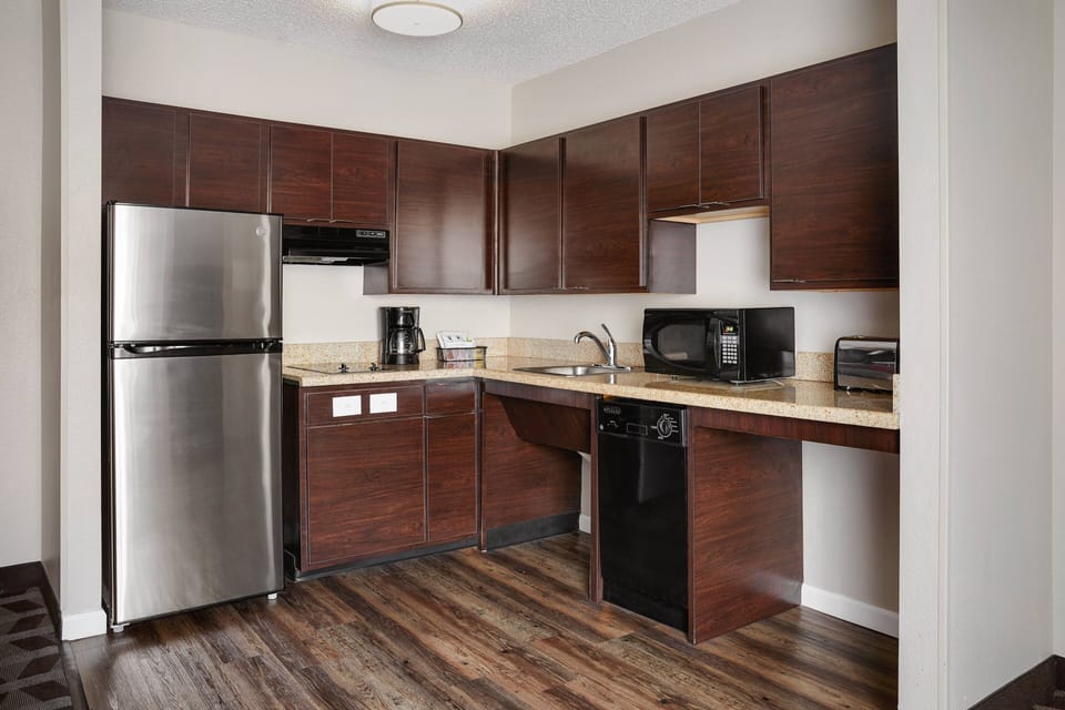 1 bedroom, premium bedding, desk, blackout drapes