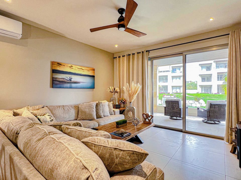 Spacious living area, perfect for unwinding after a day of exploring Cabo.