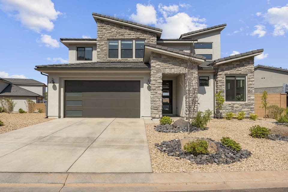House, 5 Bedrooms | Exterior