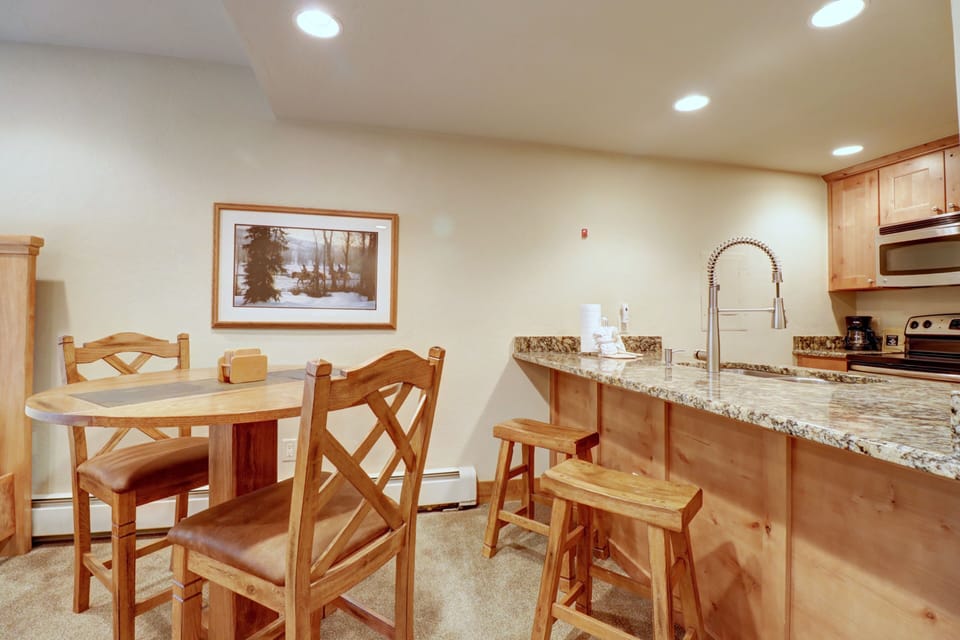 Studio | Dining