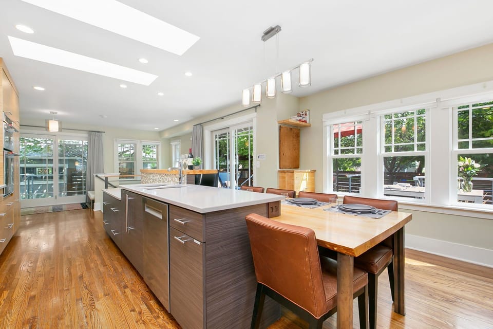 House, Multiple Beds, Patio, Garden View (500 Maple Street) | Private kitchen | Fridge, microwave, oven, stovetop