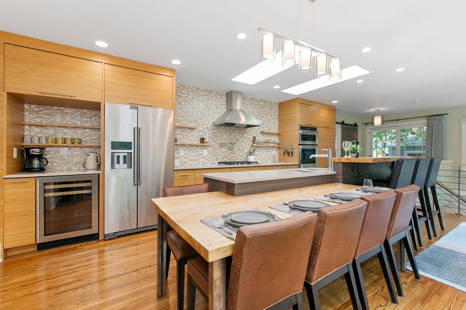 House, Multiple Beds, Patio, Garden View (500 Maple Street) | Private kitchen | Fridge, microwave, oven, stovetop