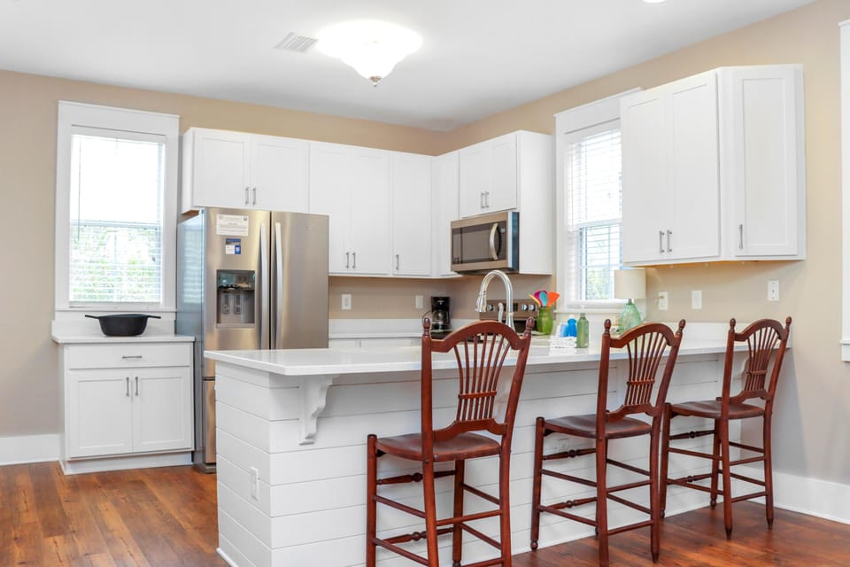 House, Multiple Beds (Barefoot Cottage B37 - The B's Knees) | Private kitchen | Oven, toaster
