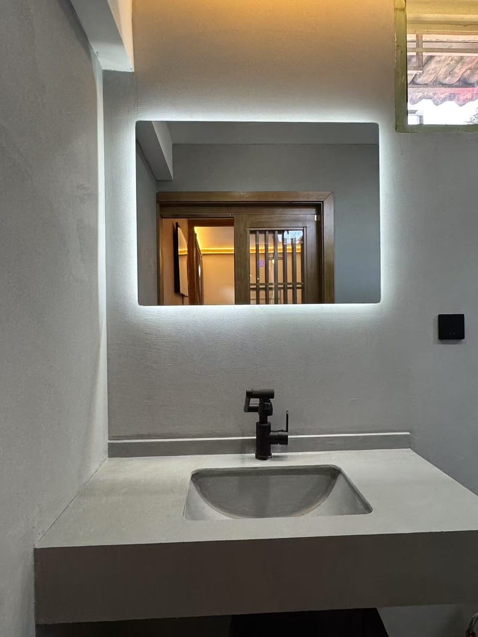 Comfort Room | Bathroom | Bathtub, free toiletries, hair dryer, towels