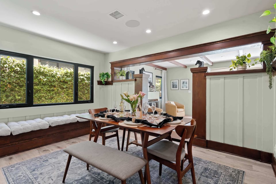 Living Room | Union Jack Decor & Plush Seating