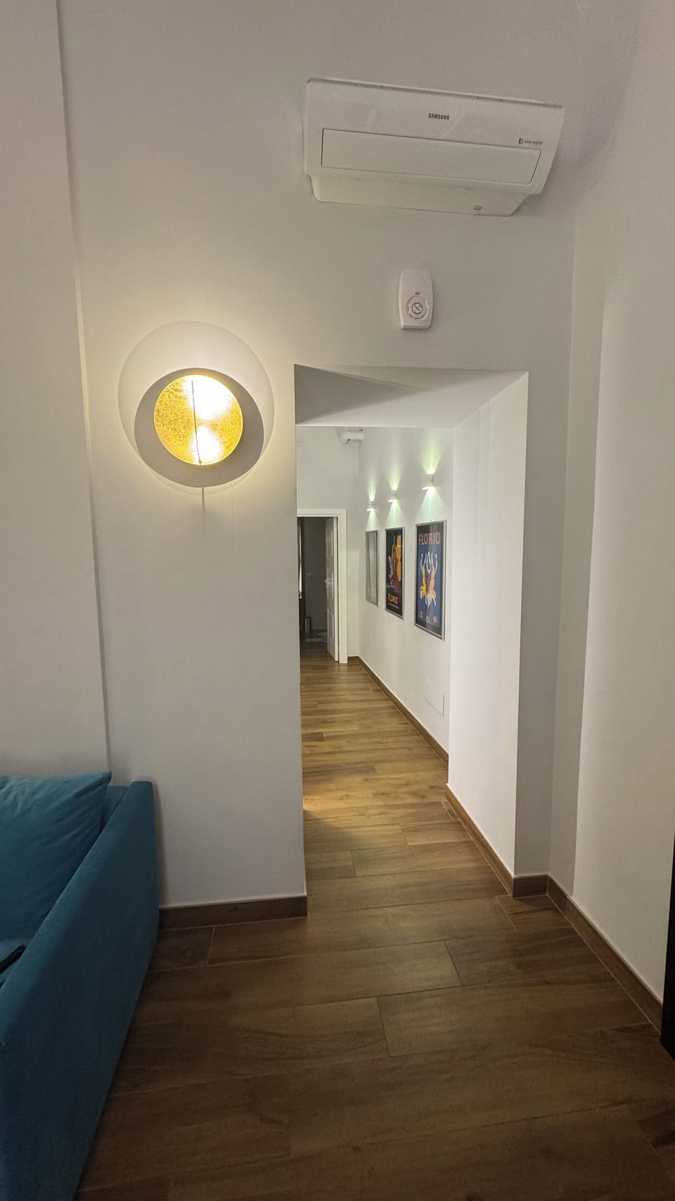 Junior Suite, 1 King Bed with Sofa bed, Non Smoking, Housekeeping | Minibar, in-room safe, blackout drapes, soundproofing