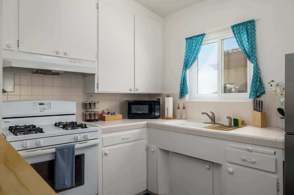Fully equipped kitchen