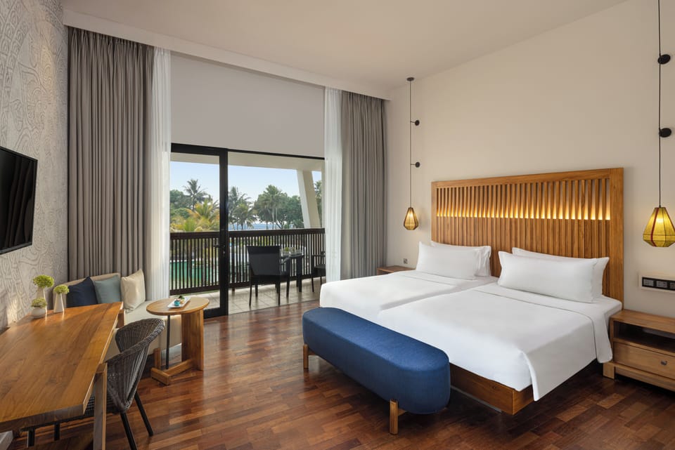 Superior Room, Oceanfront | Minibar, in-room safe, desk, blackout drapes