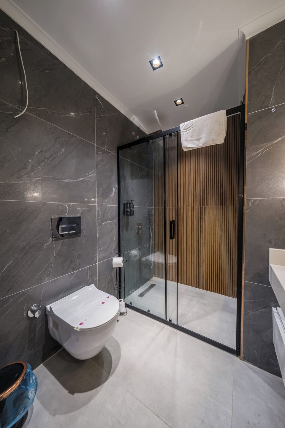 Classic Triple Room, Balcony | Bathroom | Shower, hair dryer, slippers, towels