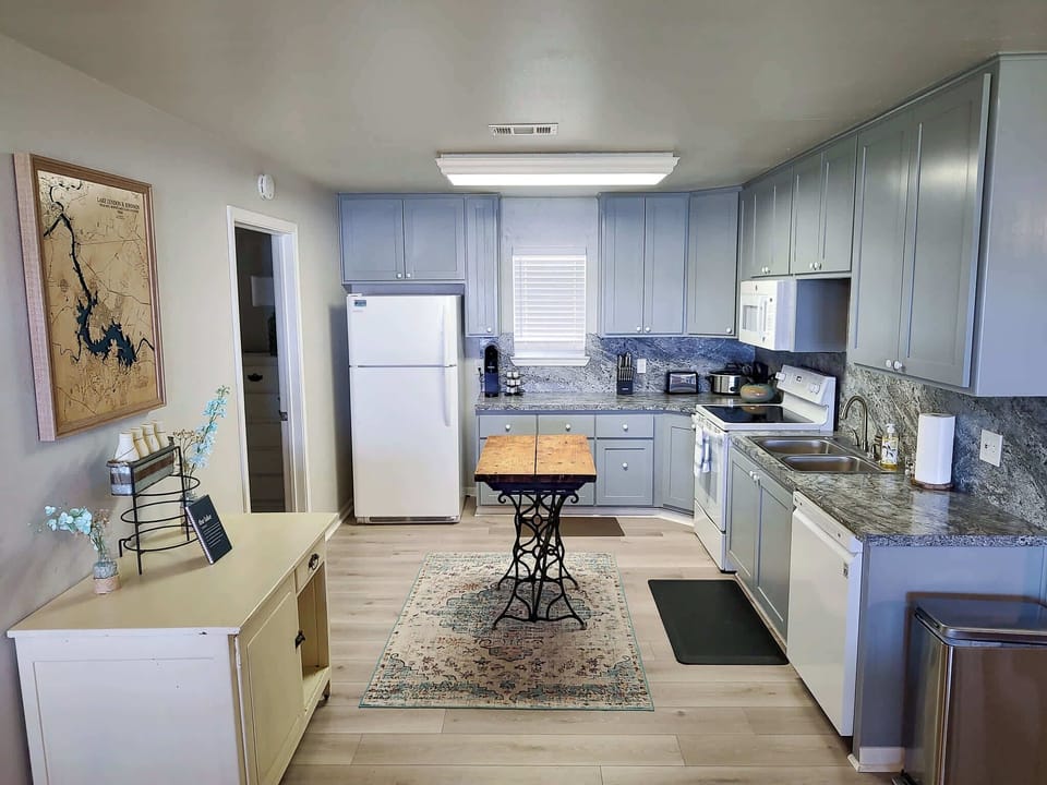Spacious living area perfect for family gatherings," "Fully equipped kitchen with modern appliances"