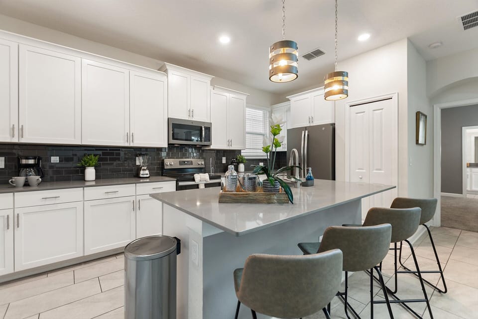 Kitchen Breakfast Area that Seats 4 People