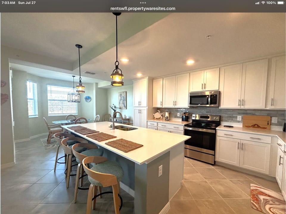 Large kitchen with plenty of storage and pantry space