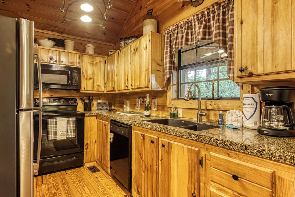 Full kitchen (2)
