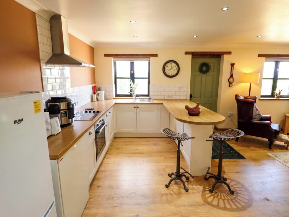 Fridge, microwave, toaster, cookware/dishes/utensils