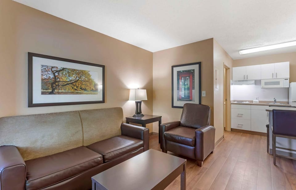 Suite, 1 King Bed, Non Smoking | Desk, laptop workspace, iron/ironing board, free WiFi