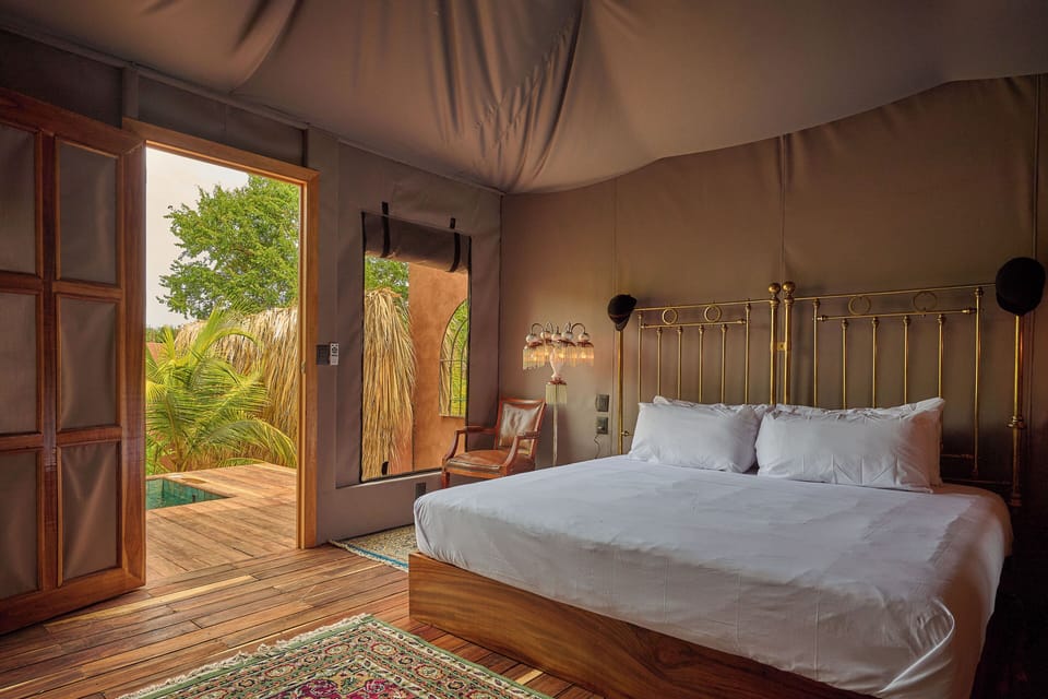 Deluxe Tent, 1 King Bed | Minibar, free WiFi, bed sheets