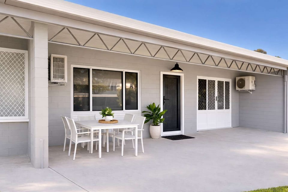 Covered Patio with Outdoor Seating