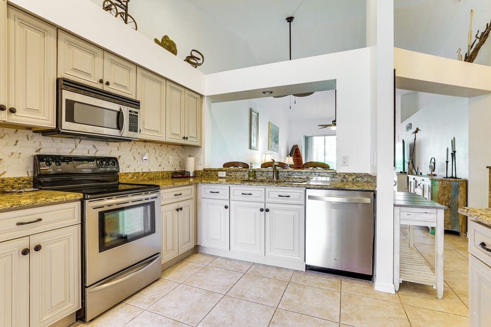 Kitchen | Keurig Coffee Maker | Toaster | Cooking Basics