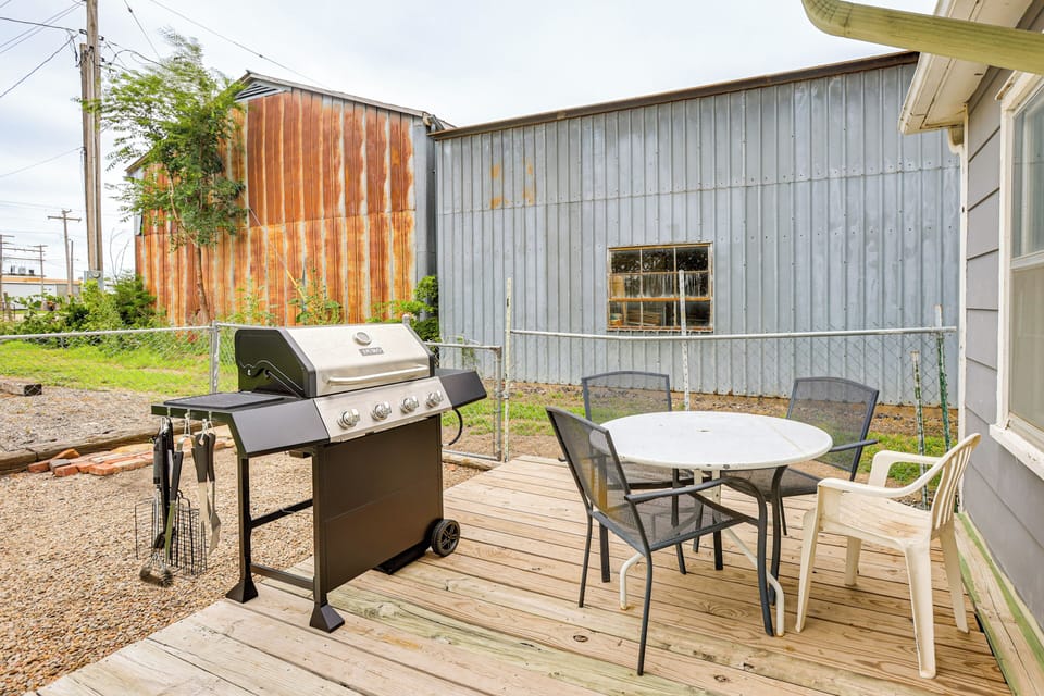 Deck | Gas Grill