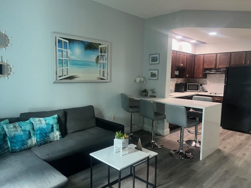 Kitchen Seating Area