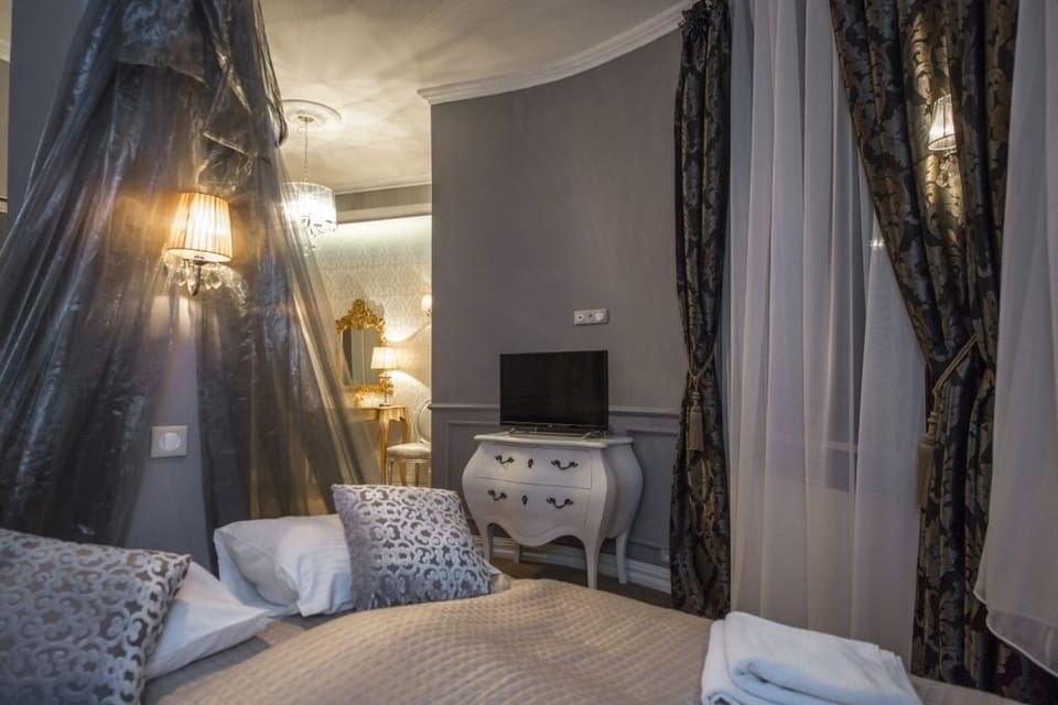 Superior Double Room, 1 King Bed, Mountain View | View from room