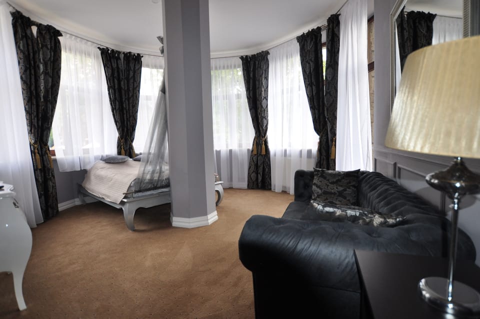 Superior Double Room, 1 King Bed, Mountain View | Free WiFi