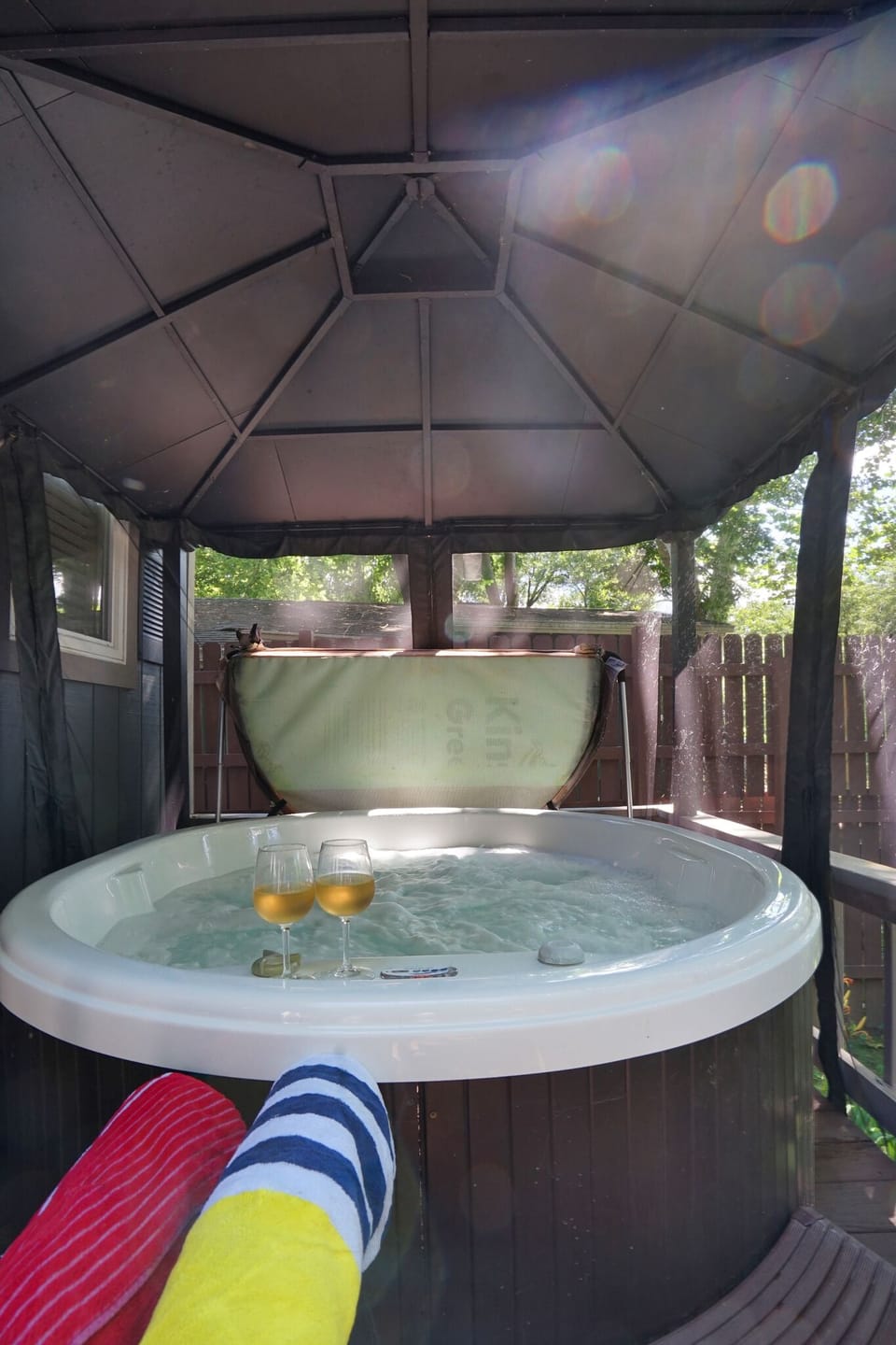 Outdoor spa tub
