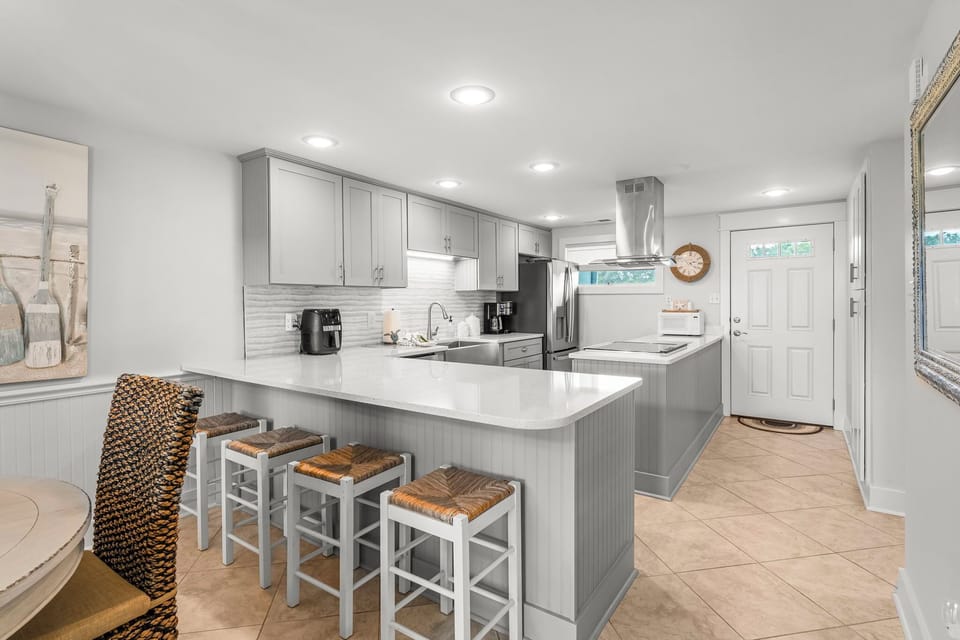 7-web-or-mls-22400FrontBeachRd33-10