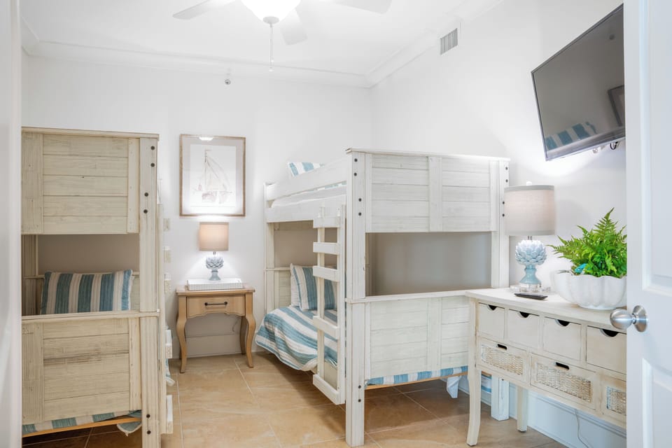 Caribe Resort C1207 Guest Bedroom/Media