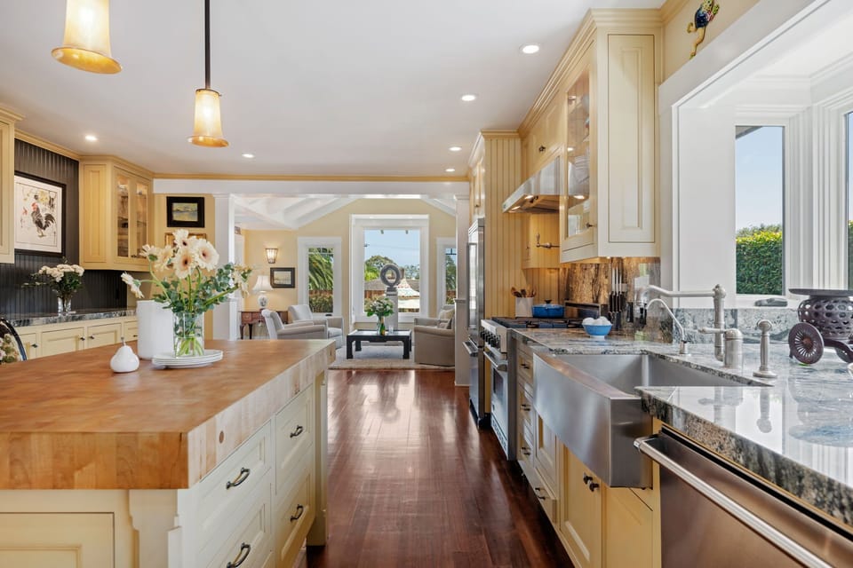Plenty of counter space in the kitchen, great for cooking your favorite meal!