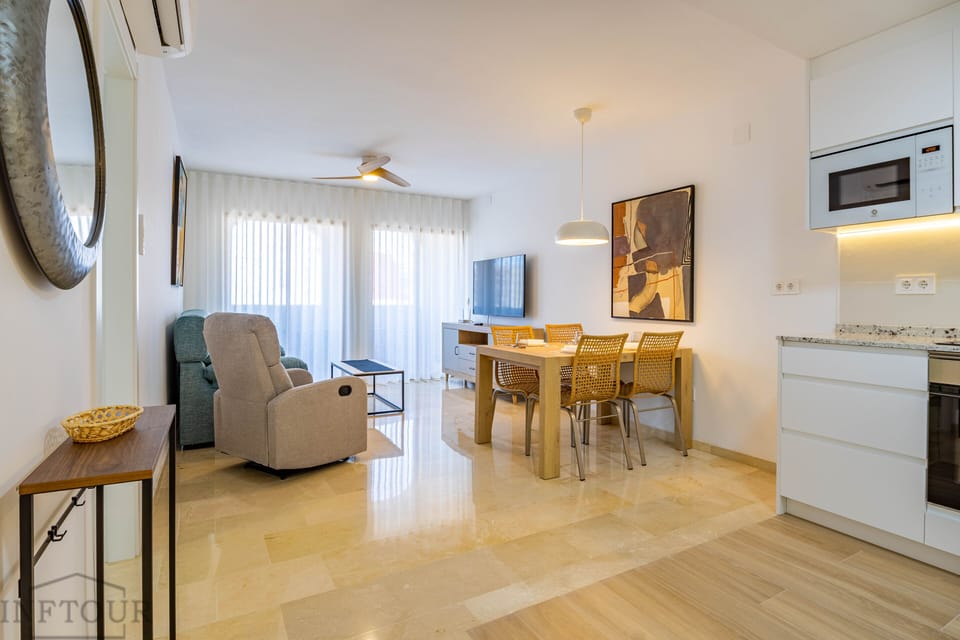 TV and multimedia,Kitchen or kitchenette,Living room,Dining area